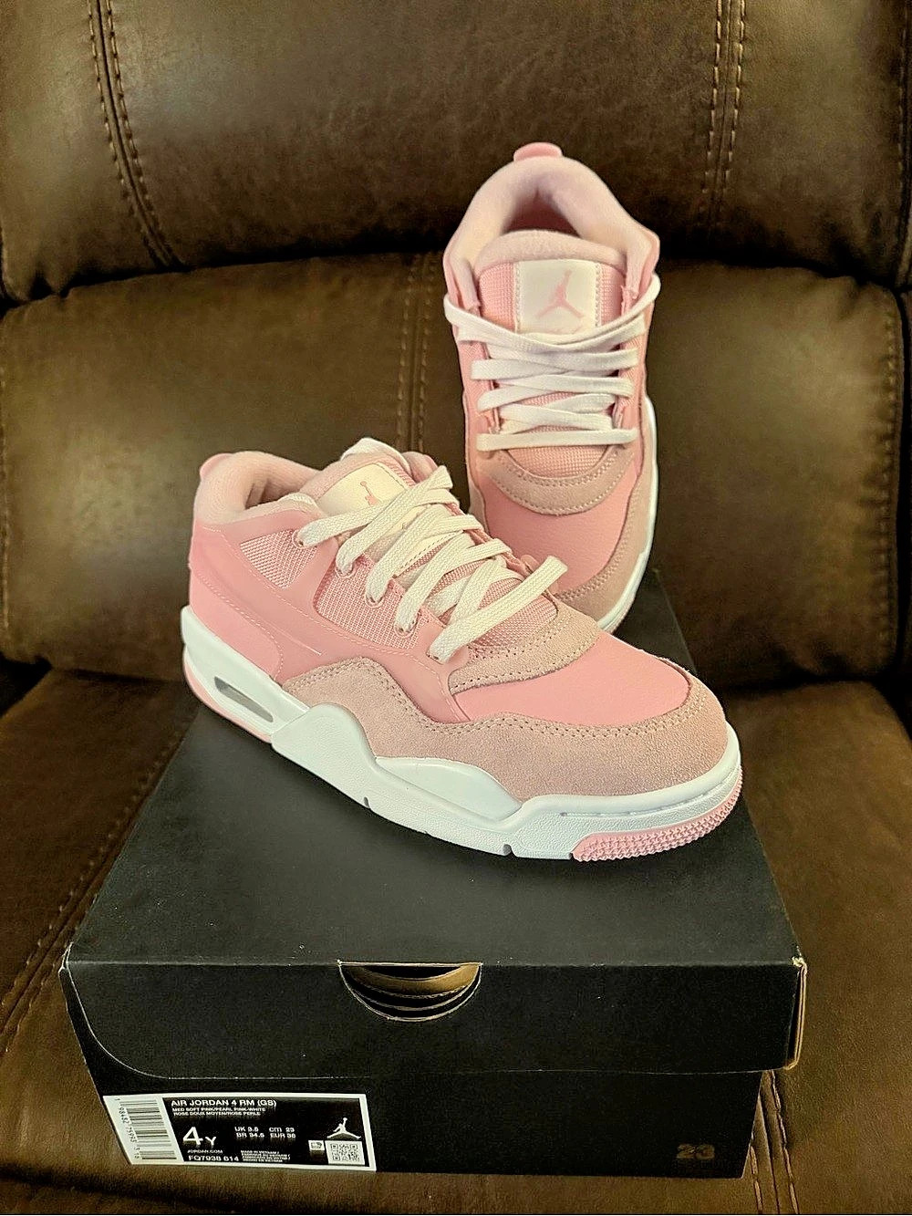 Jordan Air Jordan 4 Retro Pink & White Boys US 4Y Brand New Never worn